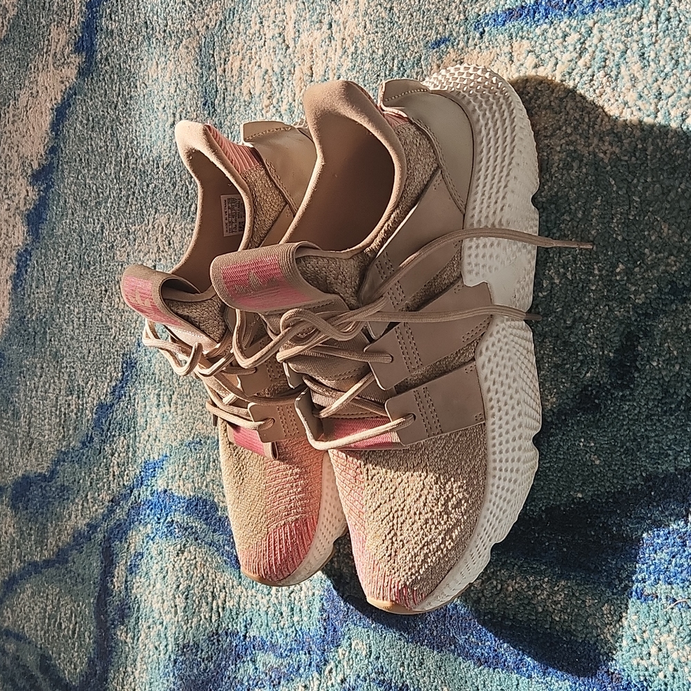 Adidas Sneakers
